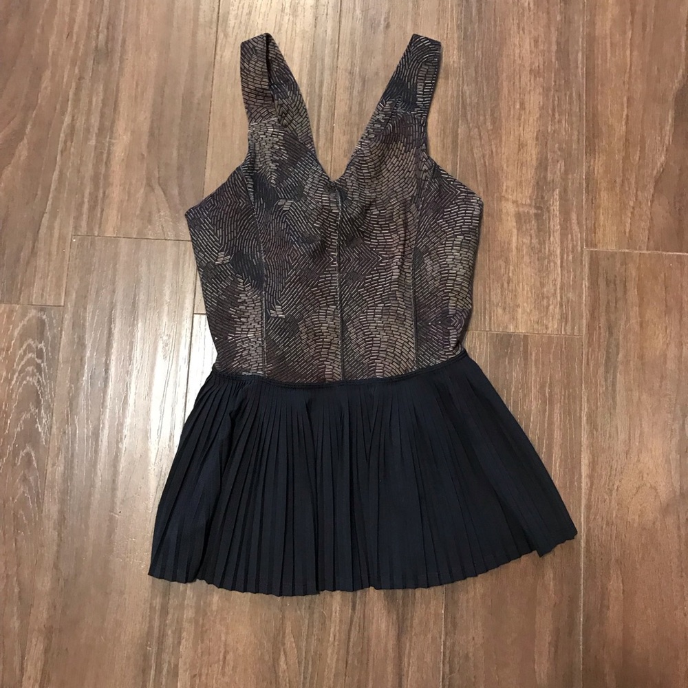 Size 6 lululemon tank